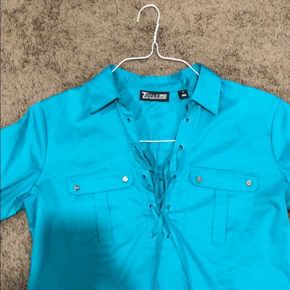 Tops - Picture 2 of 4